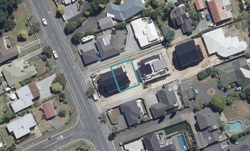 2/70 Beerescourt Road, Beerescourt, Hamilton - Carousel 1