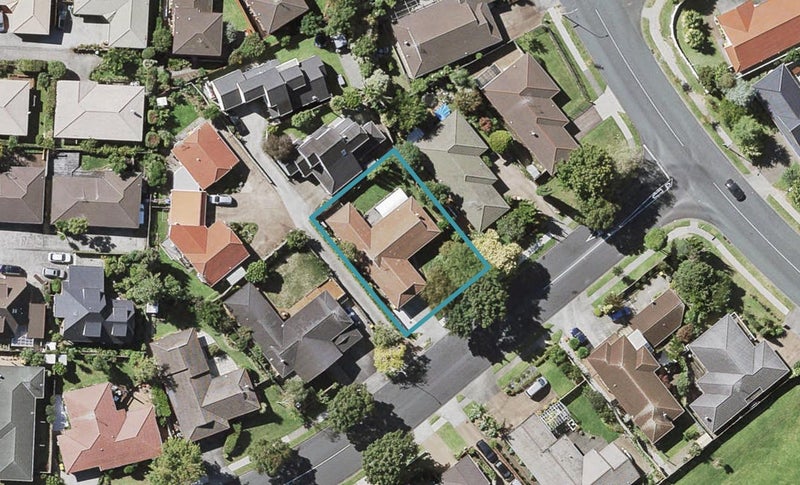 16 Merino Avenue, Somerville, Manukau - Carousel 1