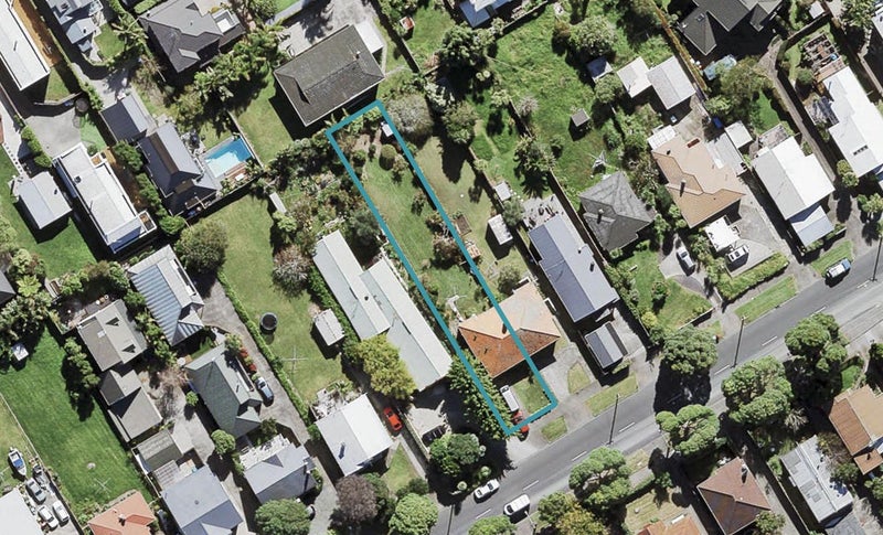 221 Meola Road, Point Chevalier, Auckland - Carousel 1
