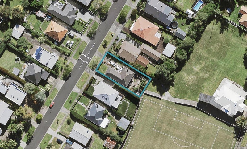 20 Huntingtree Avenue, Sandringham, Auckland - Carousel 1