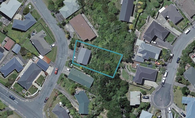 8A Longcroft Terrace, Newlands, Wellington - Carousel 1