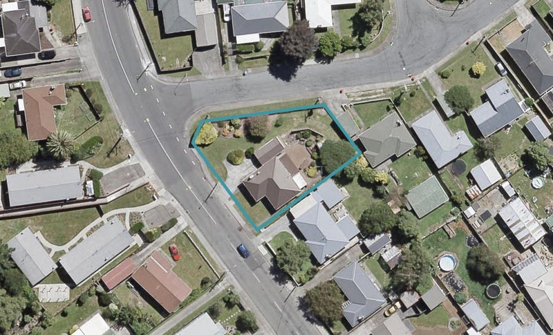10 Totara Park Road, Clouston Park, Upper Hutt - Carousel 1