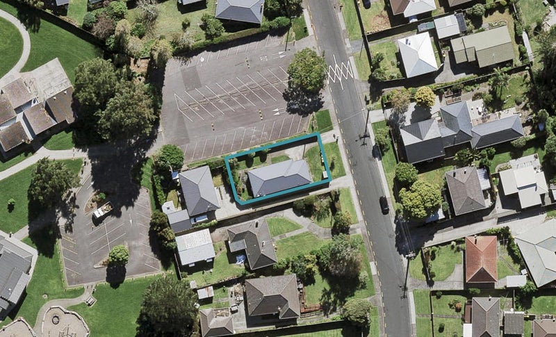 41A Neil Avenue, Te Atatu Peninsula, Auckland - Carousel 1