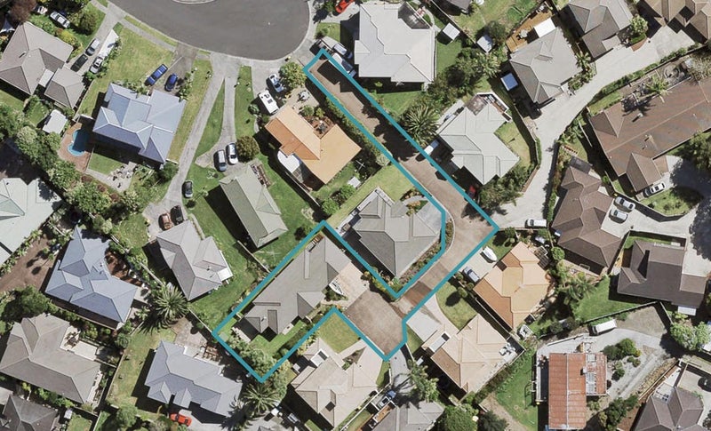 27 Gala Place, Henderson, Auckland - Carousel 1