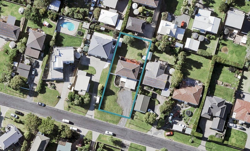 9 Karaka Road, Beachlands, Auckland - Carousel 1