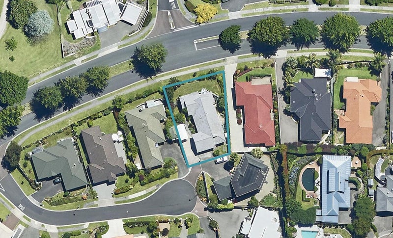 10 Hadleigh Place, Bethlehem, Tauranga - Carousel 1