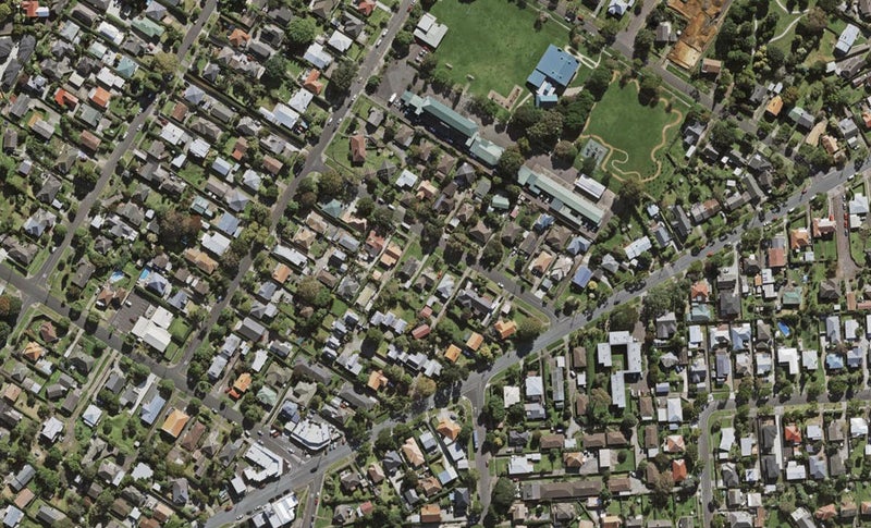10 Houpara Street, One Tree Hill, Auckland - Carousel 1