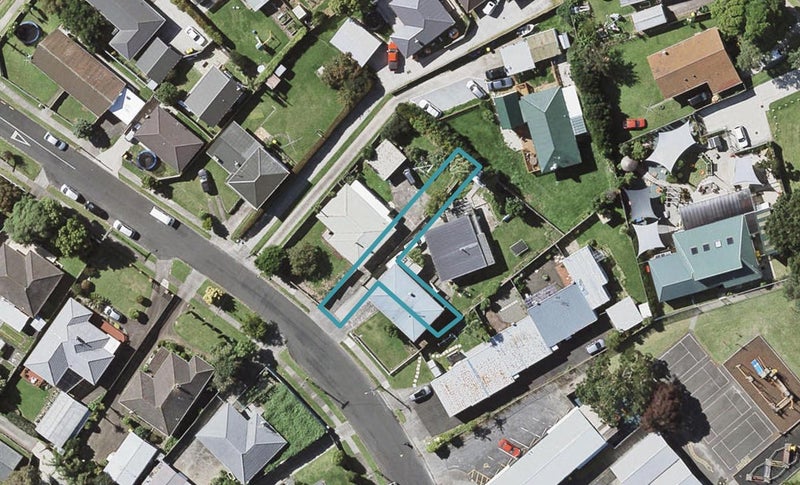 12B Swan Crescent, Pakuranga, Auckland - Carousel 1