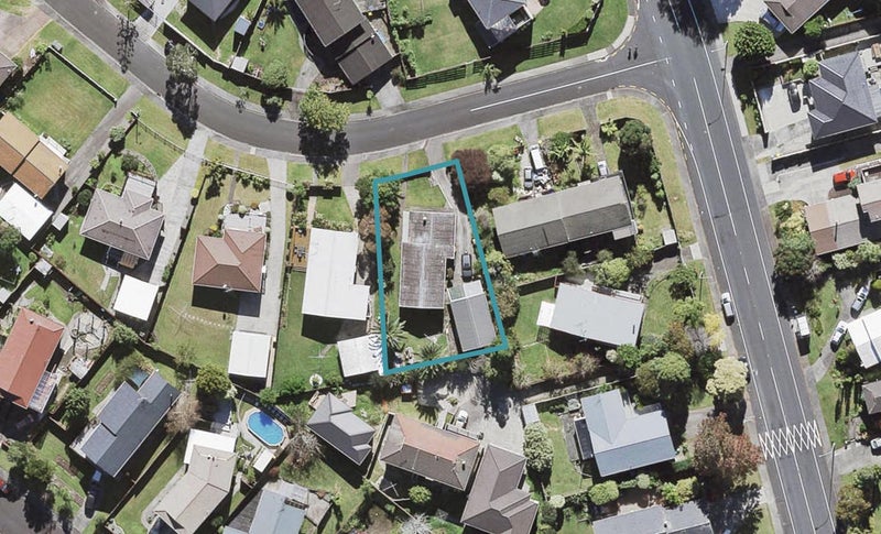 4 Foyle Place, Glendene, Auckland - Carousel 1