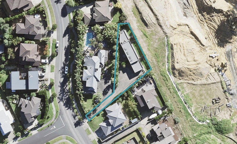 57 Rising Parade, Fairview Heights, Auckland - Carousel 1