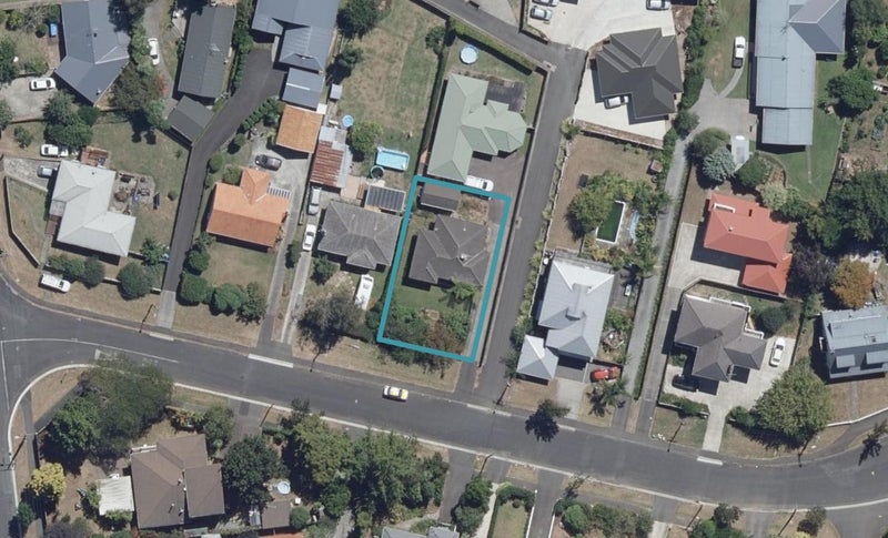 7 Kakanui Avenue, Hillcrest, Hamilton - Carousel 1