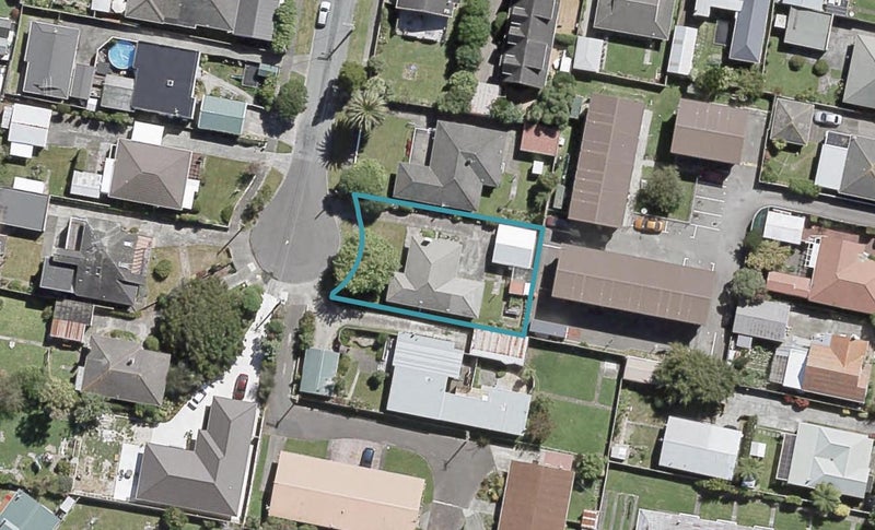 10 Saulbrey Grove, Woburn, Lower Hutt - Carousel 1