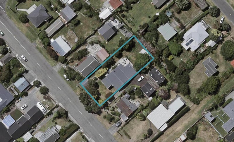 17 Rauparaha Street, Waikanae Beach, Waikanae - Carousel 1
