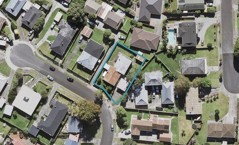2/35 Blacklock Avenue, Henderson, Auckland - Carousel 1