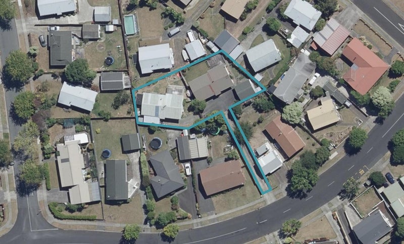 17B Tupelo Street, Pukete, Hamilton - Carousel 1