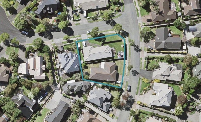1/2 Chiania Place, Somerville, Auckland - Carousel 1