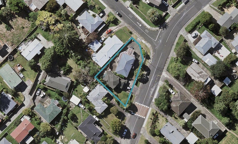 1/10 Juniper Road, Sunnynook, Auckland - Carousel 1