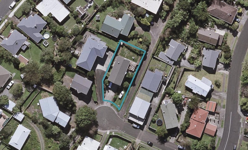 8 Fairview Place, Westown, New Plymouth - Carousel 1