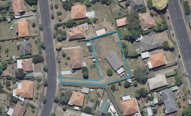 20 Bledisloe Terrace, Hamilton East, Hamilton - Carousel 1