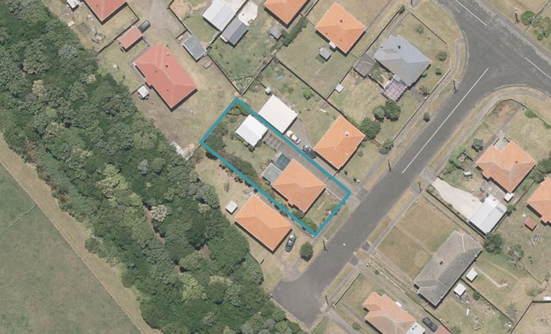 4 Elm Street, Gonville, Whanganui - Carousel 1
