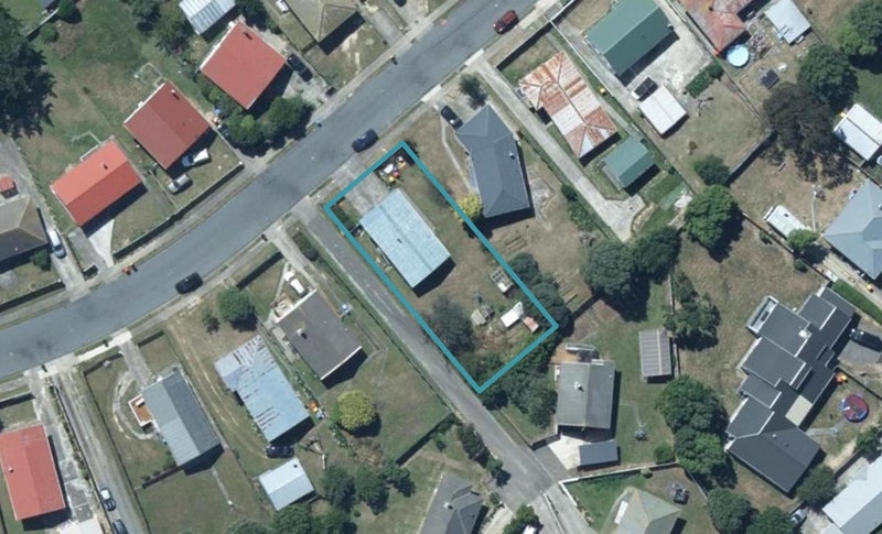 44 Arahura Crescent, Waitangirua, Porirua - Carousel 1