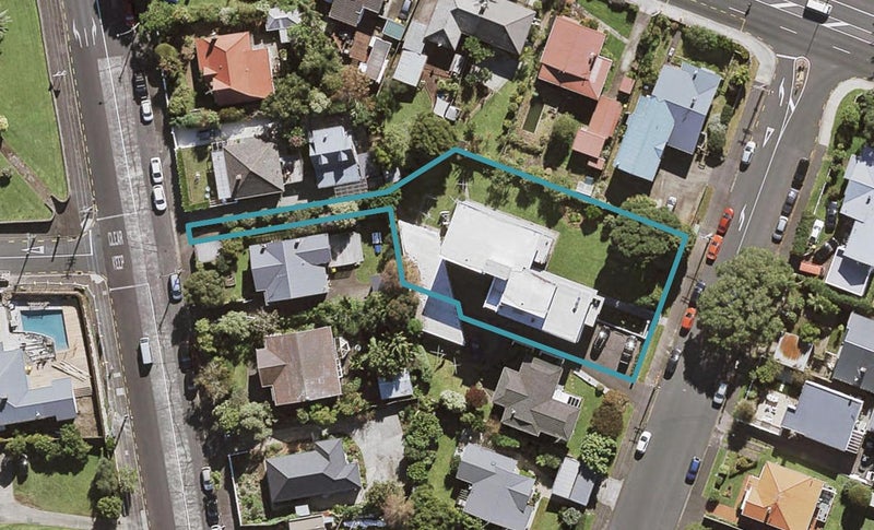 1/6 Bruce Street, Northcote Point, Auckland - Carousel 1