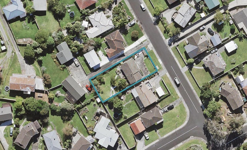 24 Thornlow Street, Glendene, Auckland - Carousel 1