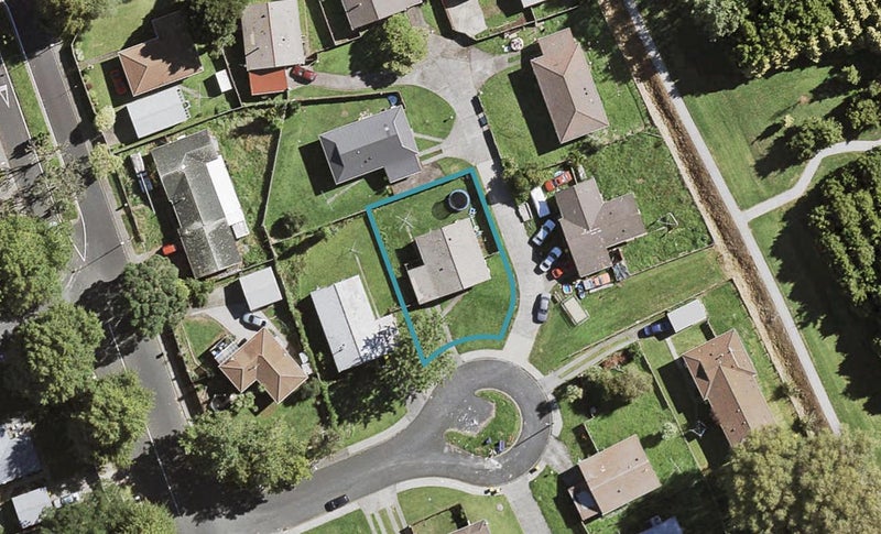 18 Fulmen Place, Red Hill, Papakura - Carousel 1