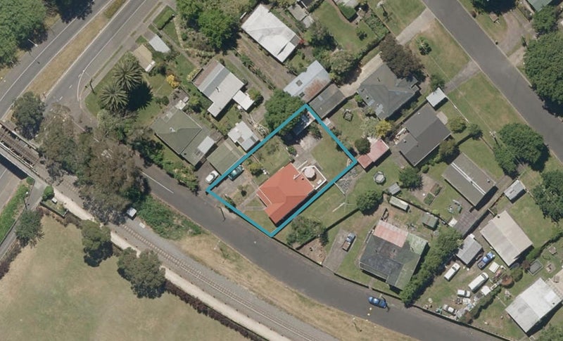 1 Eastown Road, Whanganui East, Whanganui - Carousel 1