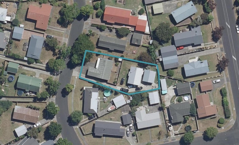 86 Oakfield Crescent, Pukete, Hamilton - Carousel 1