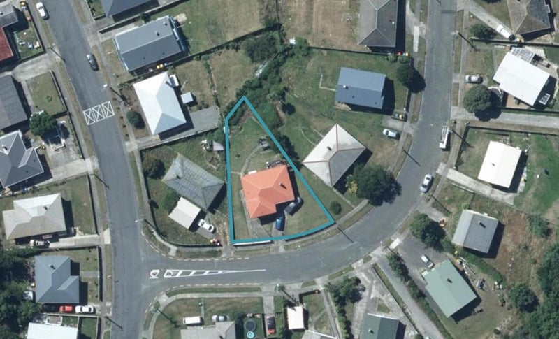 26 Durham Street, Cannons Creek, Porirua - Carousel 1