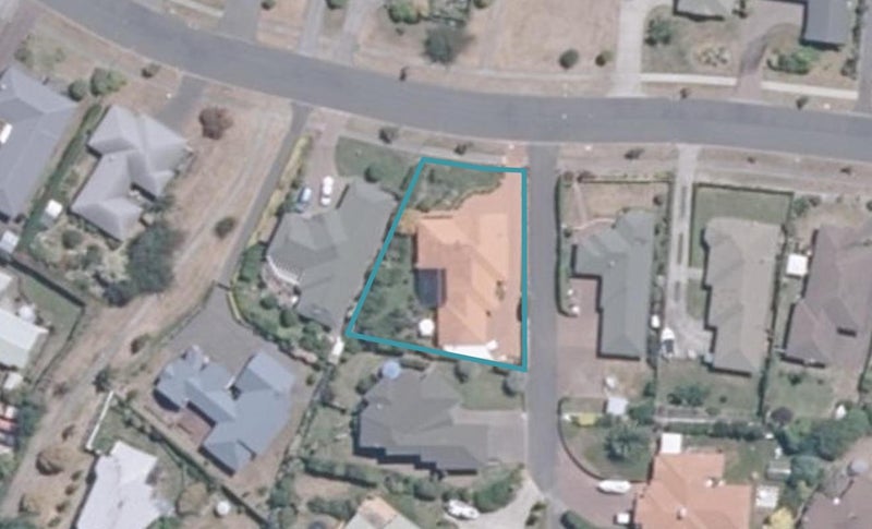 10 Fairview Terrace, Waipahihi, Taupo - Carousel 1