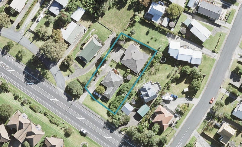 2/422 Whangaparaoa Road, Stanmore Bay, Whangaparāoa - Carousel 1