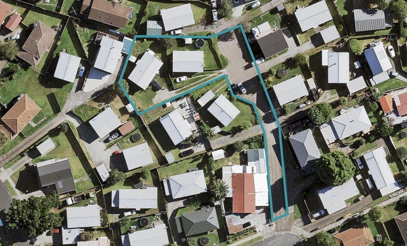 2/12 Hatherley Place, Clendon Park, Auckland - Carousel 1