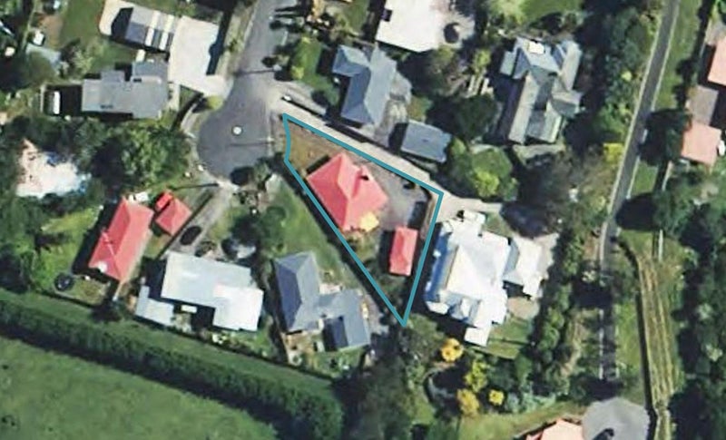 7 Fyson Place, Hawera - Carousel 1