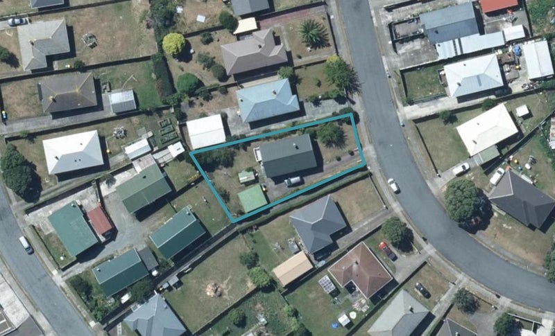 13 Natone Street, Waitangirua, Porirua - Carousel 1