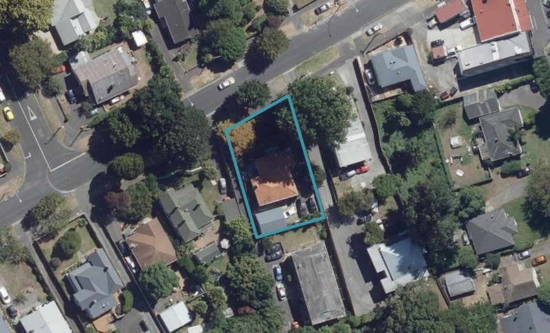 20 Te Aroha Street, Hamilton East, Hamilton - Carousel 1