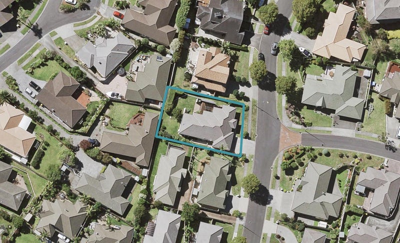 16 John Brooke Crescent, East Tamaki Heights, Auckland - Carousel 1