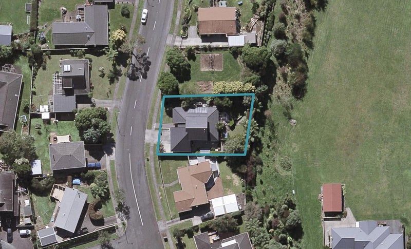 44 Heta Road, Highlands Park, New Plymouth - Carousel 1