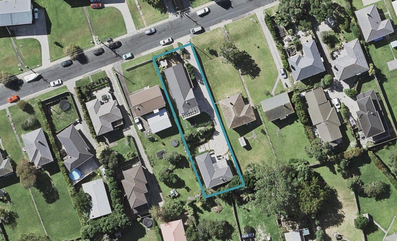 19 Alamein Avenue, Belmont, Auckland - Carousel 1
