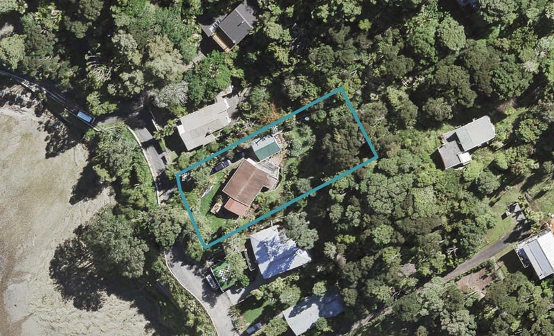 7 Aydon Road, Titirangi, Auckland - Carousel 1