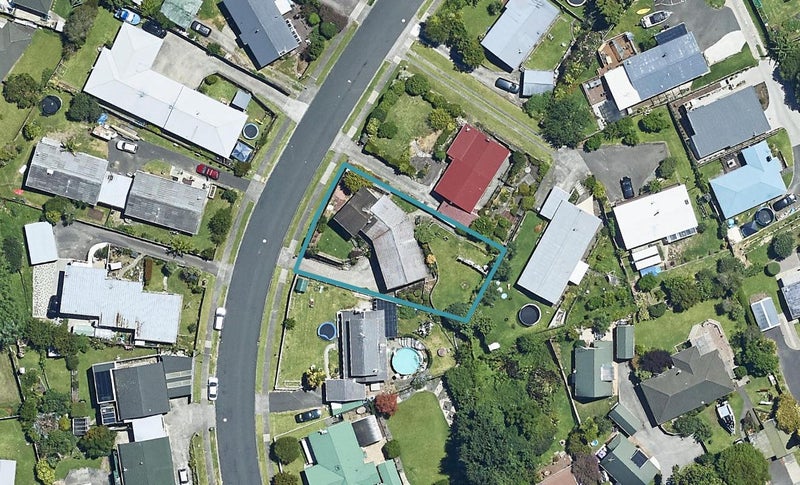 10 Jonathon Street, Brookfield, Tauranga - Carousel 1