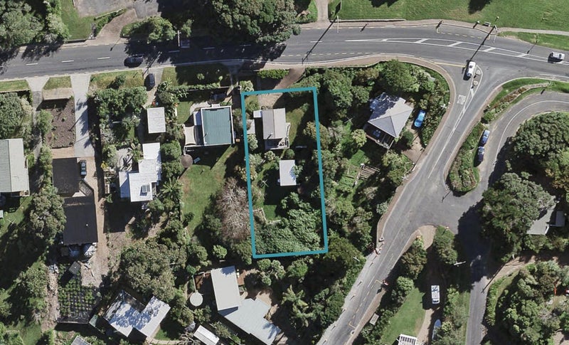 166 Ocean View Road, Oneroa, Waiheke Island - Carousel 1