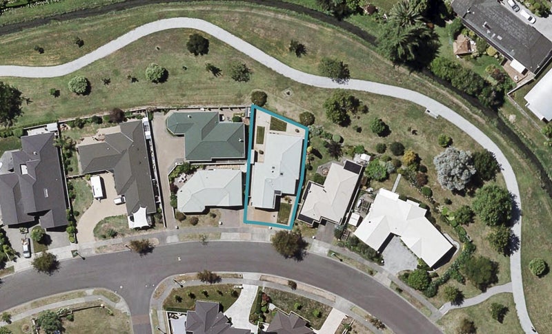 24A Kensington Drive, Taradale, Napier - Carousel 1
