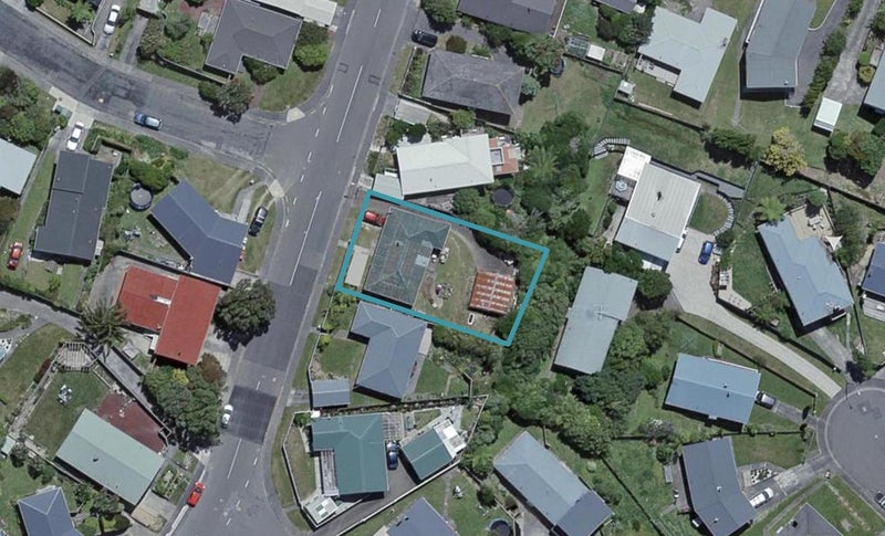 9 Quigley Street, Newlands, Wellington - Carousel 1
