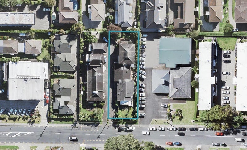 1/49 Anzac Road, Browns Bay, Auckland - Carousel 1