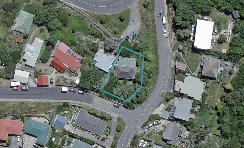 42 Robertson Street, Island Bay, Wellington - Carousel 1