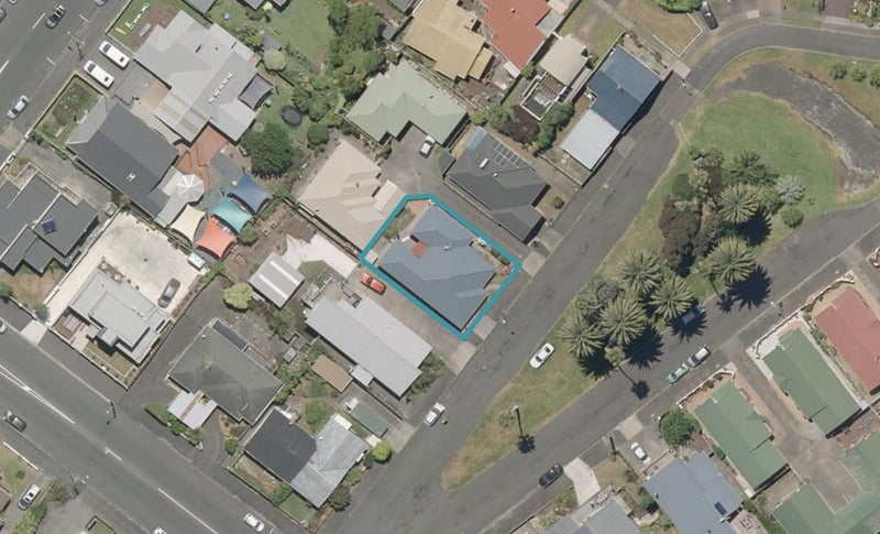 18 St Georges Gate, Whanganui, Whanganui - Carousel 1