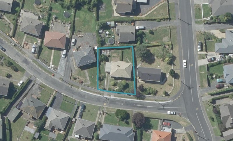 22 Rennie Street, Green Island, Dunedin - Carousel 1