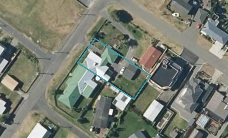 10 Dawick Street, Foxton Beach, Foxton - Carousel 1